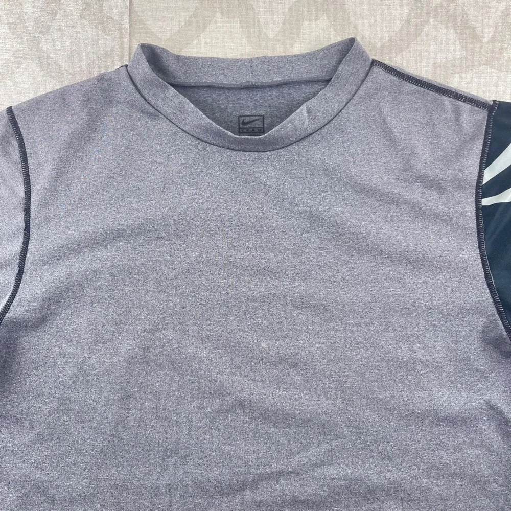 Nike Team Boys‎ Grey Black Custom NikeID NFTC Compression Athletic Shirt L